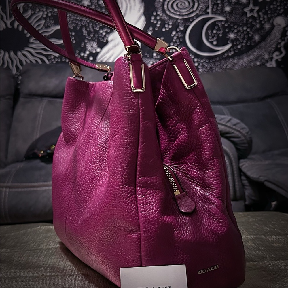 Vintage Coach Pink Hobo Bag with Luxurious Leather and Relaxed Design - Picture 5 of 16